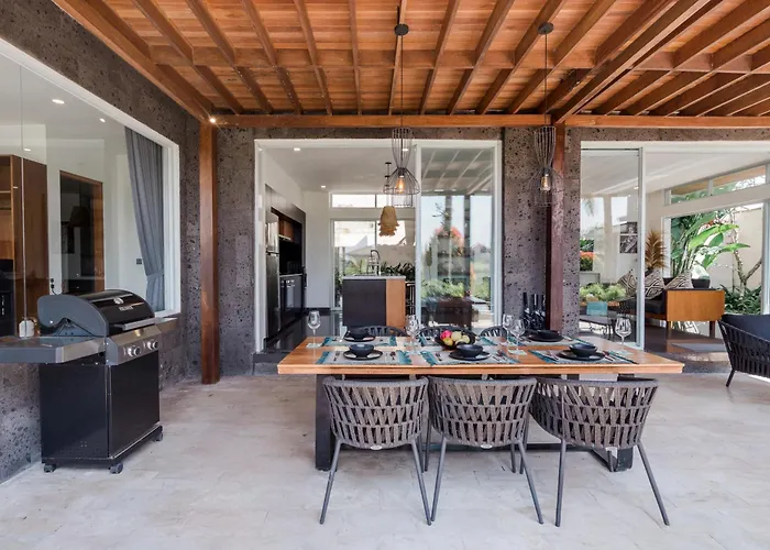 Coconut Grove 3br Pool Villa *