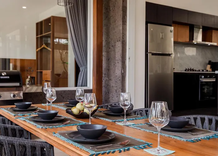 Coconut Grove 3br Pool Villa *
