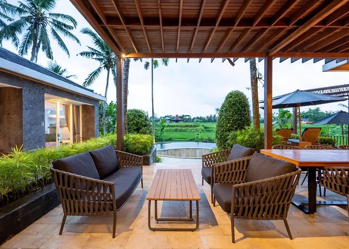 Coconut Grove 3br Pool *